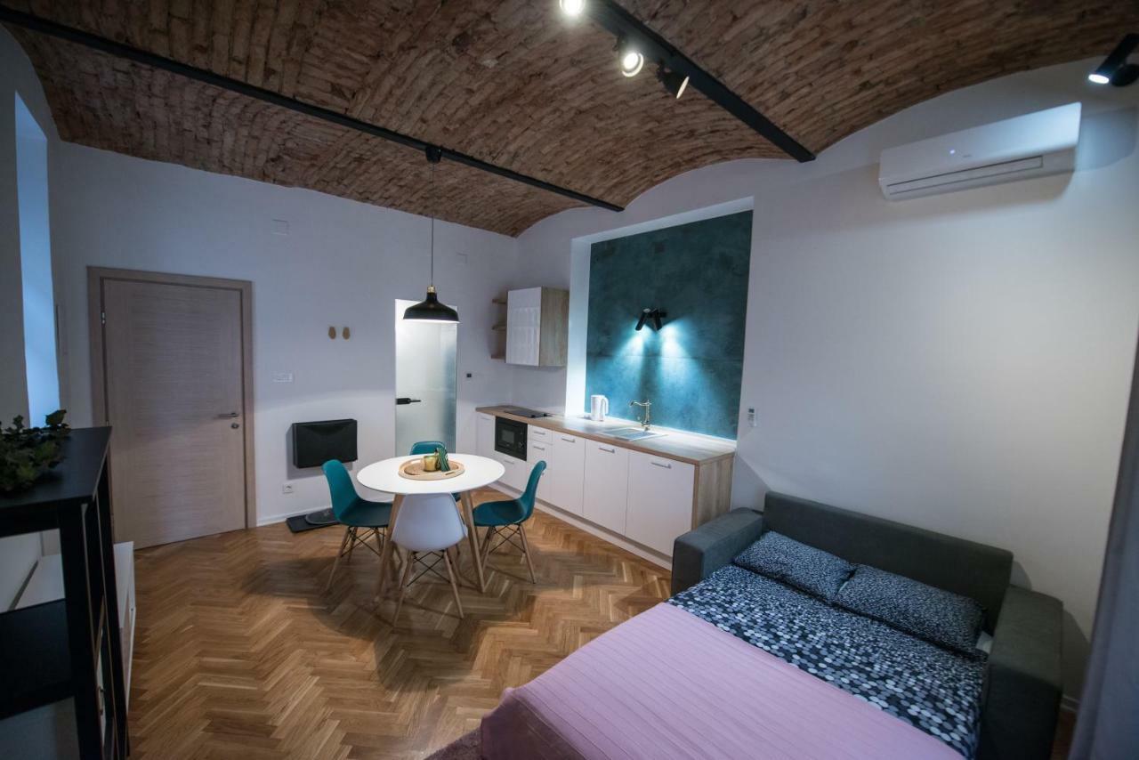 City Apartments Green Oasis ซาเกร็บ ภายนอก รูปภาพ